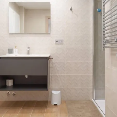 Avg Alfonso I Apartamento Gijón