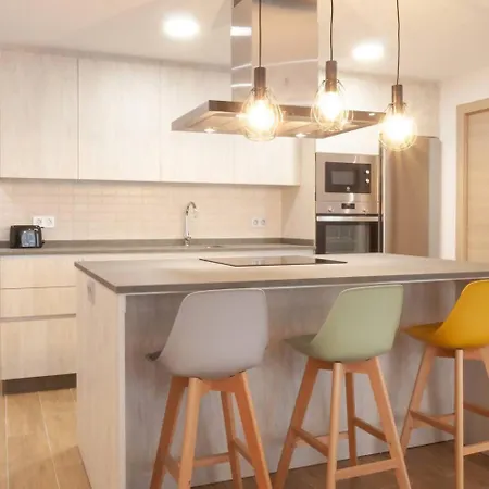 Av Alfonso I Apartment *