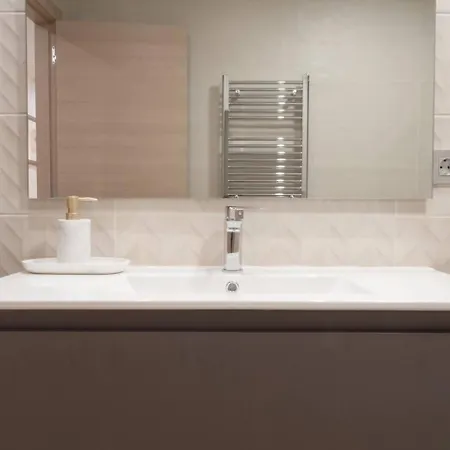 Avg Alfonso I Apartamento *