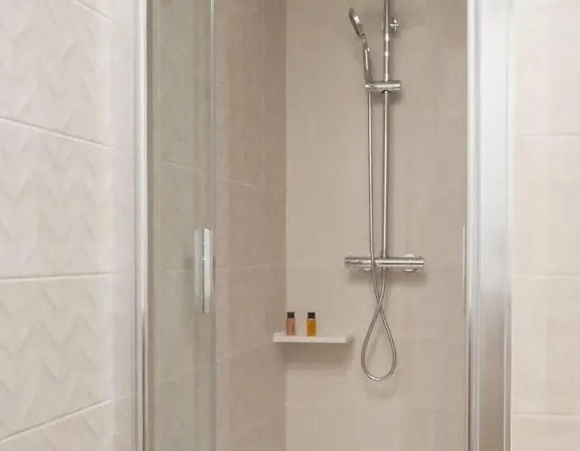 Avg Alfonso I Apartment *